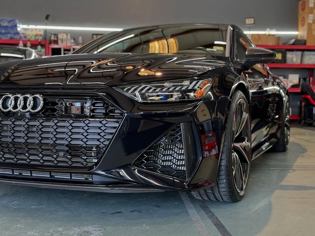 A scenic mountain view